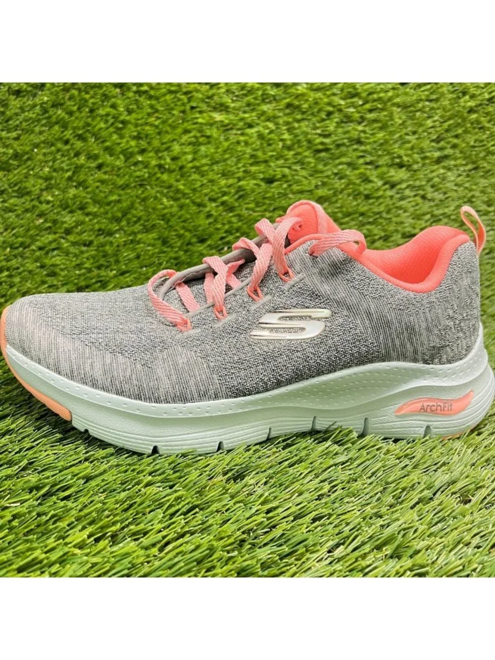 Skechers Arch Fit Comfy Wave Womens Size 6 Gray Pink Running Shoes Sneakers